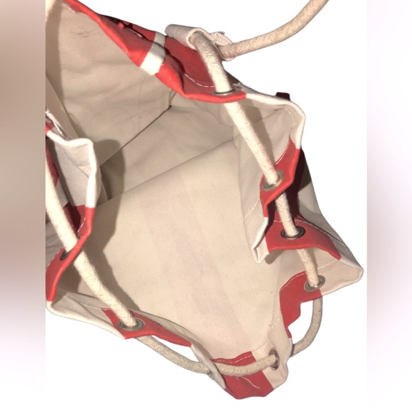 Macy’s Vintage Canvas Bag Red Offwhite Pocket Rope Sling Backpack Beach Workout - Picture 2 of 5